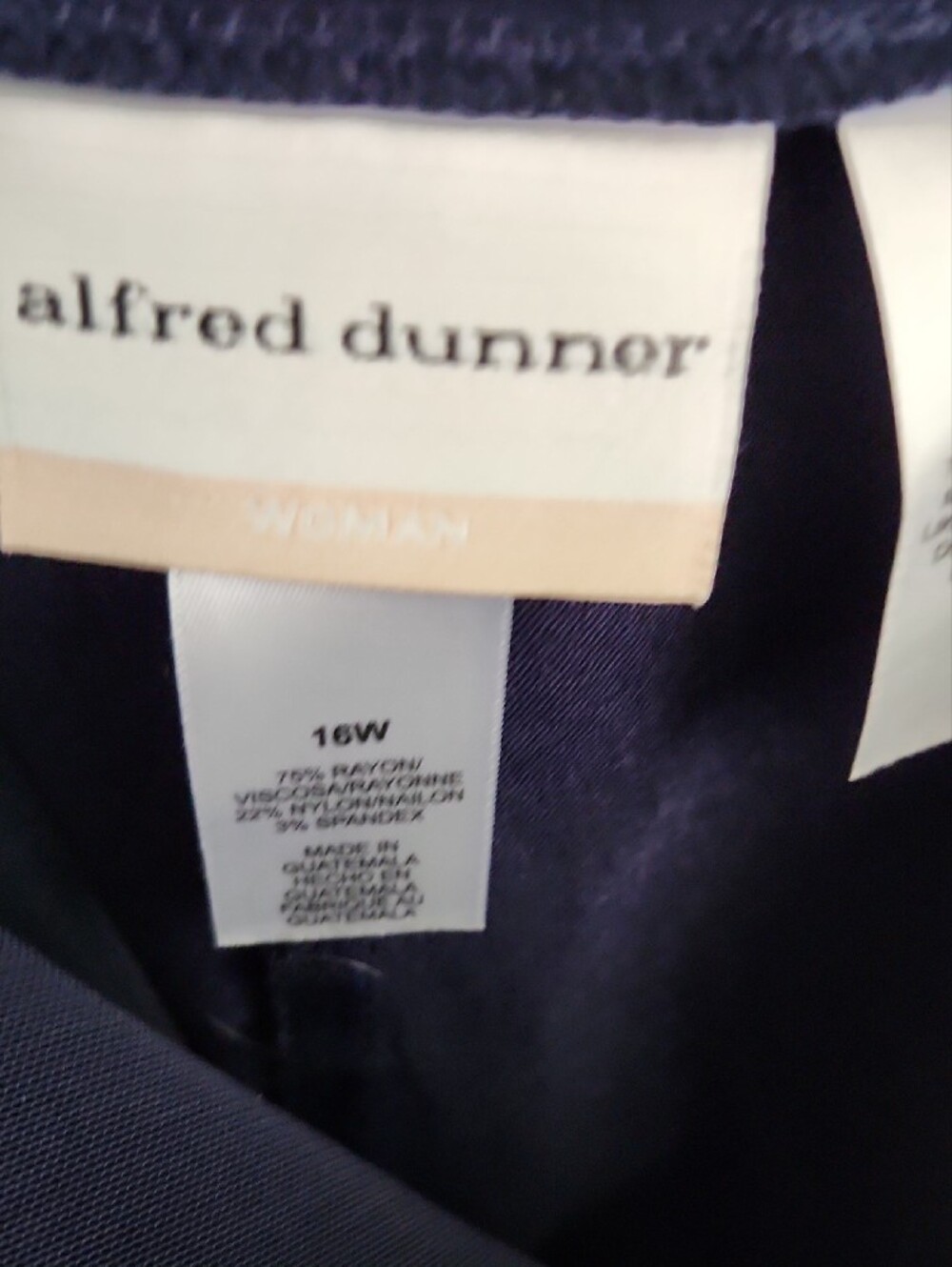 Alfred Dunner Navy Pull on Shorts Size 16W - Picture 3 of 5